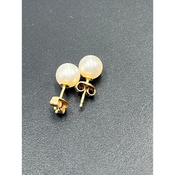 Genuine 14K Yellow Gold Japan
2.1g Stamped K14 Classic 8mm Pearl Stud Earrings - Picture 8 of 13